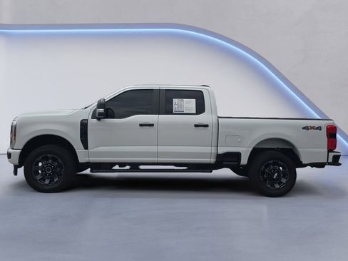 Used 2024 Ford F250 XL w/ STX Appearance Package AWD/4WD image 2