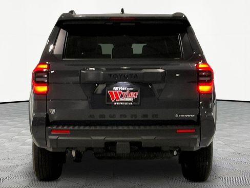 Used 2025 Toyota 4Runner 4WD image 5