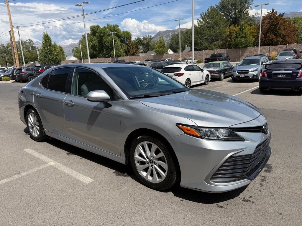 Used 2021 Toyota Camry LE FWD image 7