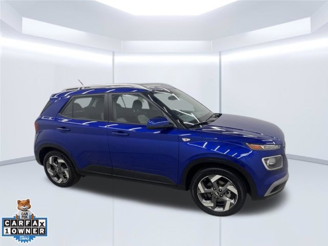 Used 2025 Hyundai Venue SEL FWD image 2