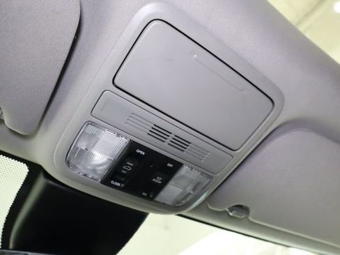 Used 2024 Honda Odyssey EX-L image 27