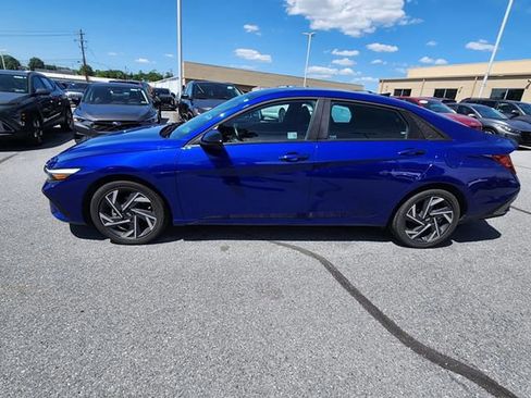 Used 2025 Hyundai Elantra SEL FWD image 13