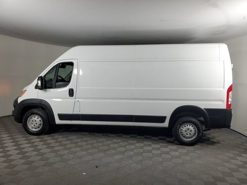 Used 2025 RAM ProMaster 2500 w/ Convenience Group FWD image 7