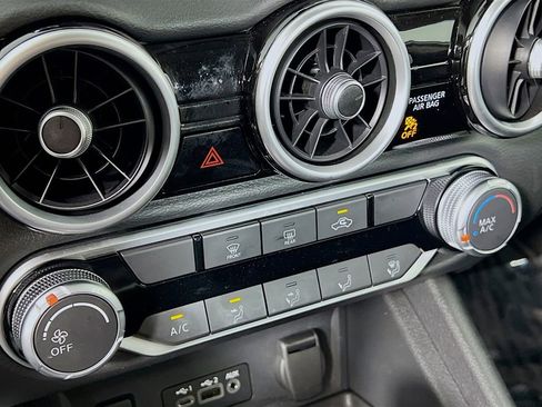 Used 2025 Nissan Sentra SV FWD image 15