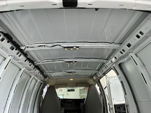 Used 2023 Chevrolet Express 3500 w/ Driver Convenience Package RWD image 27