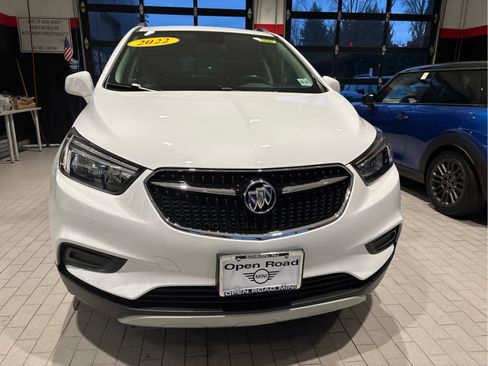 Used 2022 Buick Encore Preferred w/ Safety Package image 2