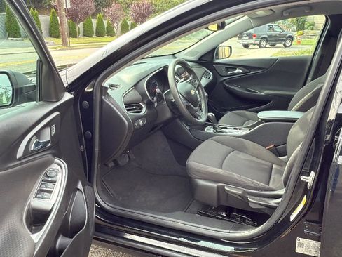 Used 2019 Chevrolet Malibu LS image 23