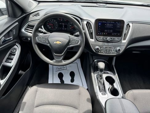 Used 2024 Chevrolet Malibu LT FWD image 16