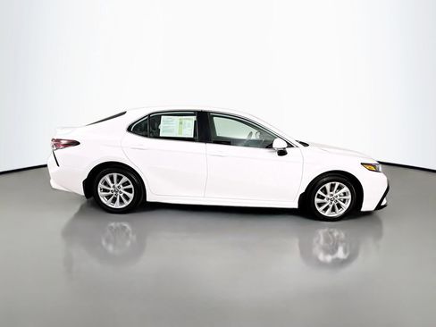 Used 2024 Toyota Camry SE FWD image 9