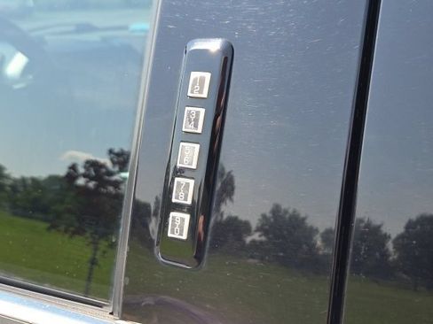 Used 2018 Ford F150 Platinum w/ Equipment Group 701A Luxury AWD/4WD image 20