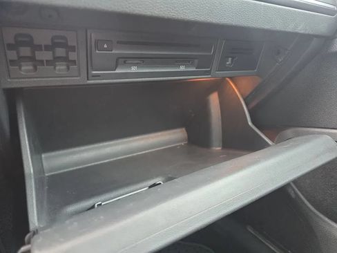 Used 2019 Volkswagen GTI Autobahn FWD image 32
