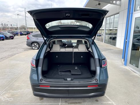 Used 2025 Honda HR-V LX image 9