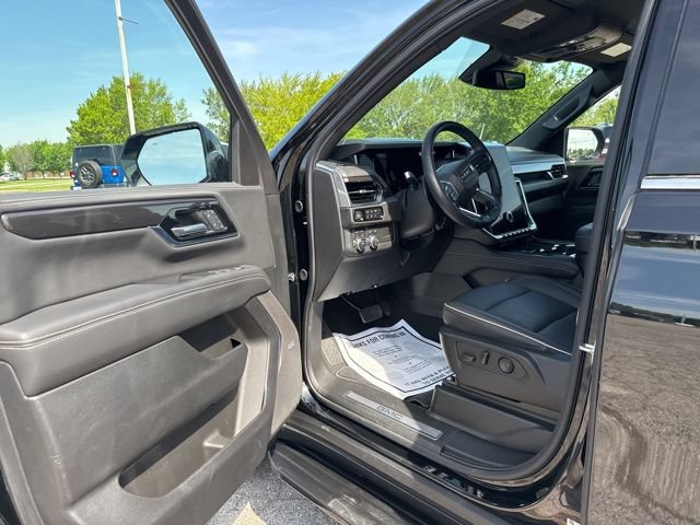 Certified 2025 GMC Yukon Elevation w/ LPO, Elevation Black Package AWD/4WD image 23