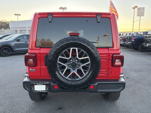 Used 2024 Jeep Wrangler Sahara w/ Technology Group image 7