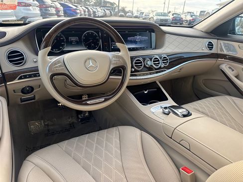 Used 2017 Mercedes-Benz S 550 Sedan image 22