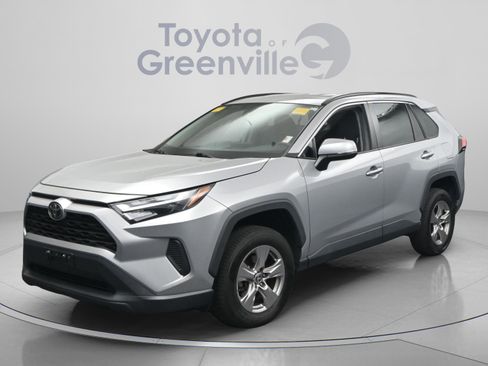 Used 2022 Toyota RAV4 XLE image 1