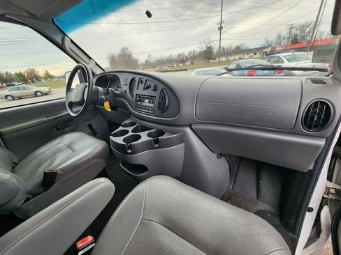 Used 2006 Ford E-350 and Econoline 350 Super Duty image 14