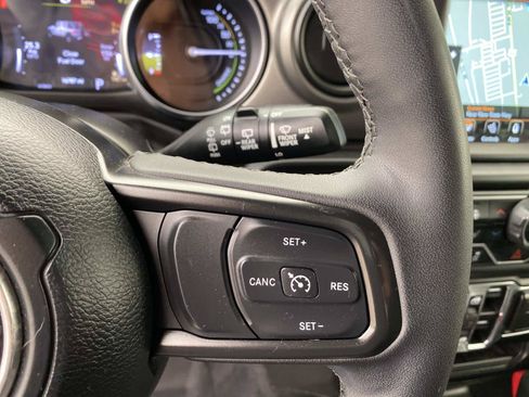 Used 2023 Jeep Wrangler Unlimited w/ Sun & Screen Package AWD/4WD image 23