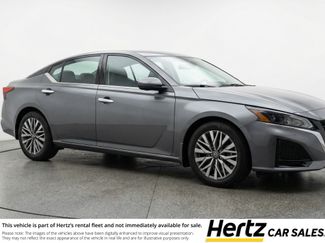 Used 2025 Nissan Altima 2.5 SV video 1