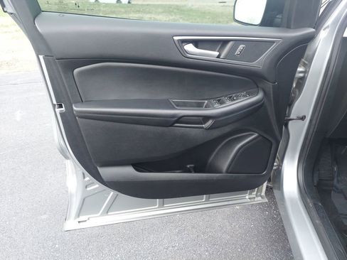 Used 2022 Ford Edge SE image 12