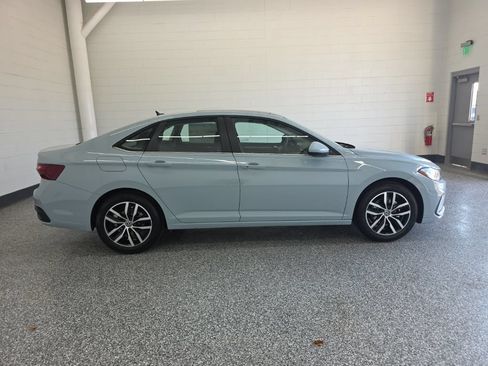 New 2027 Volkswagen Jetta SE FWD image 6