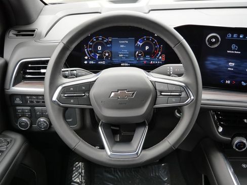 Used 2025 Chevrolet Suburban Z71 AWD/4WD image 35