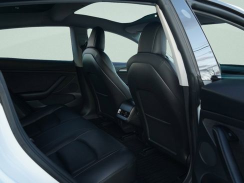 Used 2021 Tesla Model 3 Standard Range Plus image 41