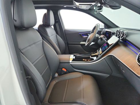 New 2026 Mercedes-Benz GLC 300 image 10