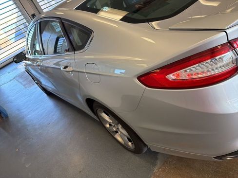 Used 2016 Ford Fusion SE w/ Equipment Group 201A image 7