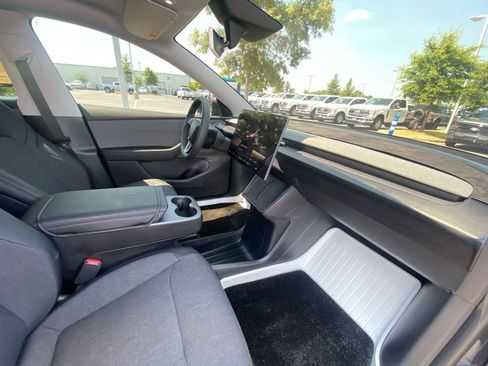 Used 2026 Tesla Model Y AWD image 24