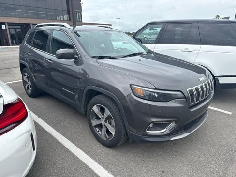 Used 2019 Jeep Cherokee Limited w/ Trailer Tow Group AWD/4WD image 5