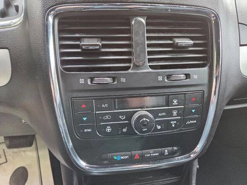 Used 2020 Dodge Grand Caravan GT FWD image 31