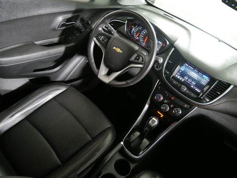 Certified 2020 Chevrolet Trax Premier AWD/4WD image 9