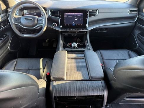 Used 2024 Jeep Wagoneer L Series II w/ Flexible Seating Group image 14