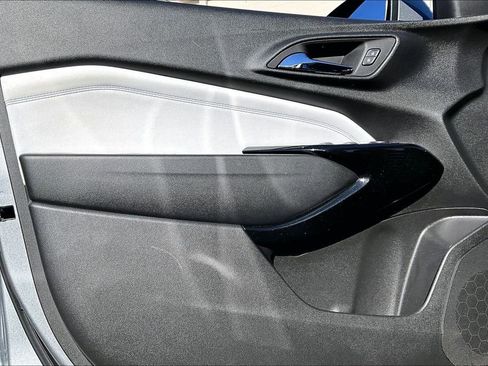 Certified 2024 Chevrolet Trax LT w/ LT Convenience Package image 25