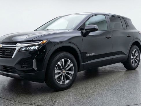 Used 2025 Chevrolet Equinox LT image 3