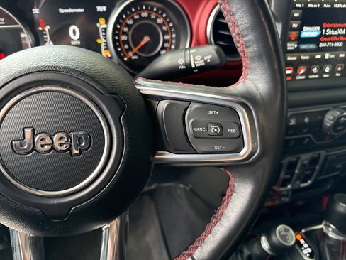 Used 2023 Jeep Gladiator Rubicon w/ Cold Weather Group AWD/4WD image 20