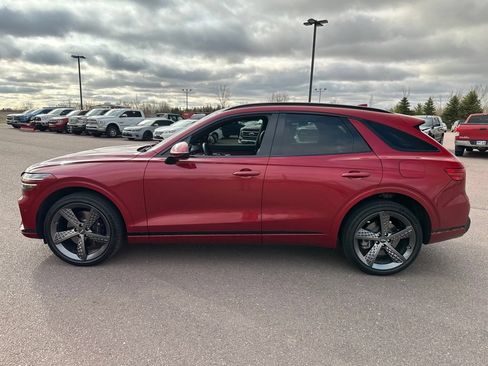 Used 2022 Genesis GV70 3.5T Sport w/ Sport Prestige Package AWD/4WD image 37