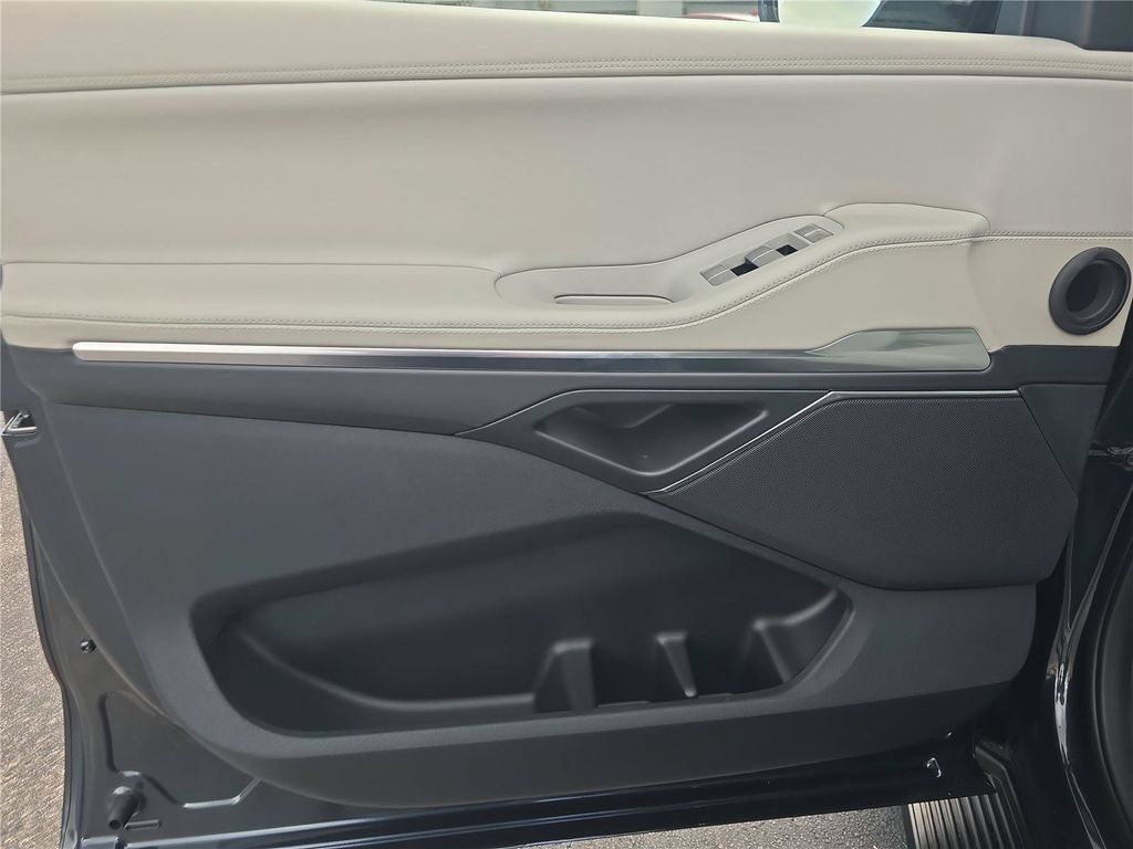 New 2026 Lincoln Navigator Premiere AWD/4WD image 17