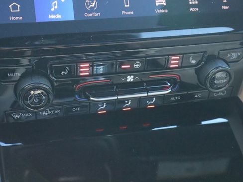 New 2025 Jeep Grand Cherokee L Limited image 8