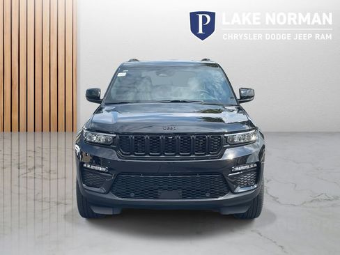 New 2025 Jeep Grand Cherokee Limited w/ Luxury Tech Group II image 3
