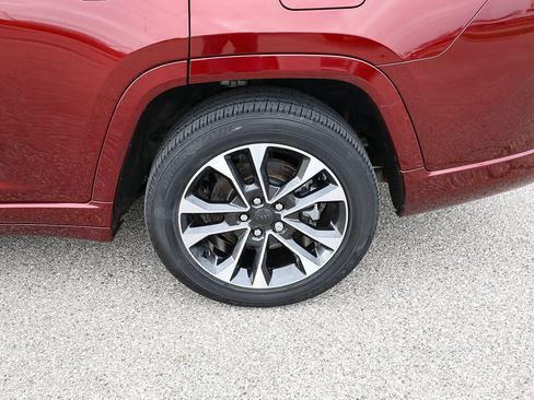 Used 2023 Jeep Grand Cherokee L Overland AWD/4WD image 4