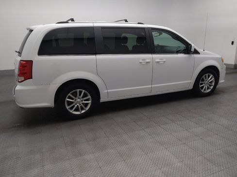 Used 2019 Dodge Grand Caravan SXT image 10