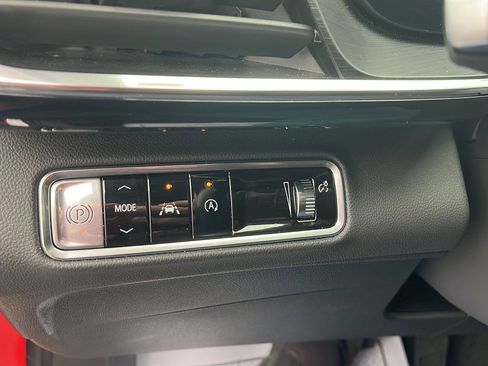 Used 2025 Buick Envision Preferred image 13