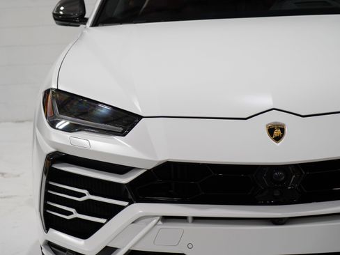 Used 2021 Lamborghini Urus AWD/4WD image 31
