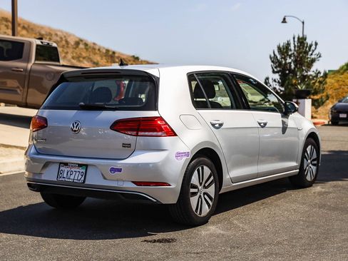 Used 2019 Volkswagen e-Golf SE w/ Driver Assistance Package FWD image 4