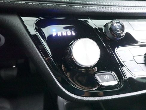 New 2027 Chrysler Pacifica Select FWD image 14