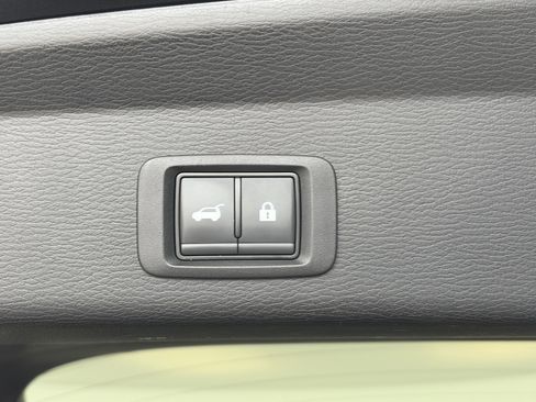 Used 2025 Mitsubishi Outlander SE AWD/4WD image 16