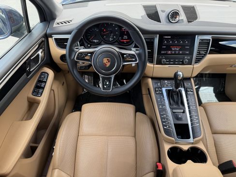 Certified 2018 Porsche Macan Sport Edition image 19