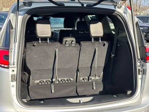 New 2026 Chrysler Pacifica Select image 4